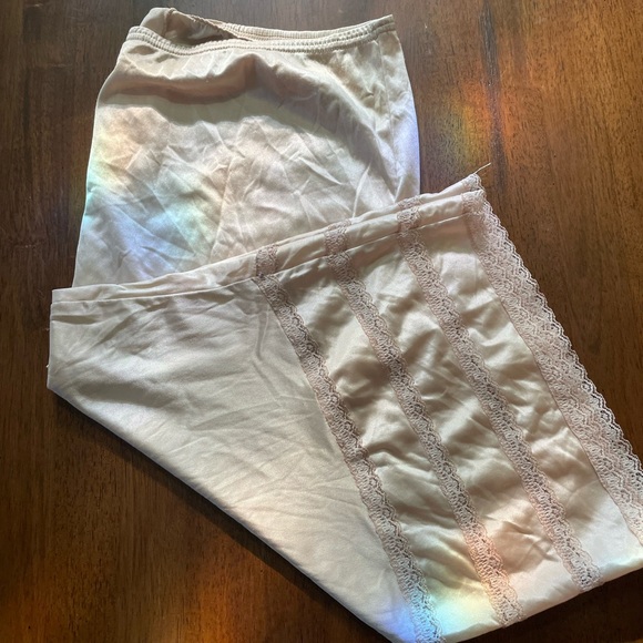 Vintage Ruffled Bloomers - Picture 5 of 7